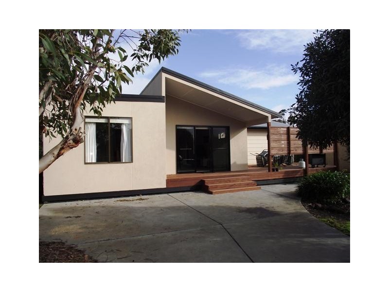 1 Kestral Court, Cowes VIC 3922