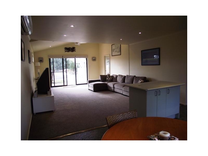 1 Kestral Court, Cowes VIC 3922