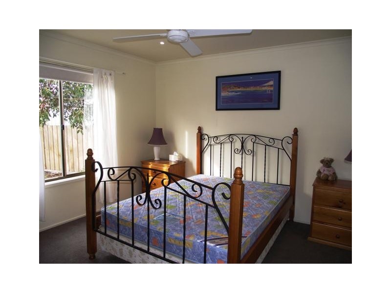 1 Kestral Court, Cowes VIC 3922