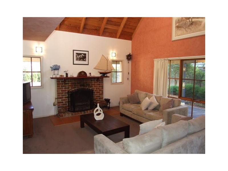 10 Collins Street, Silverleaves VIC 3922