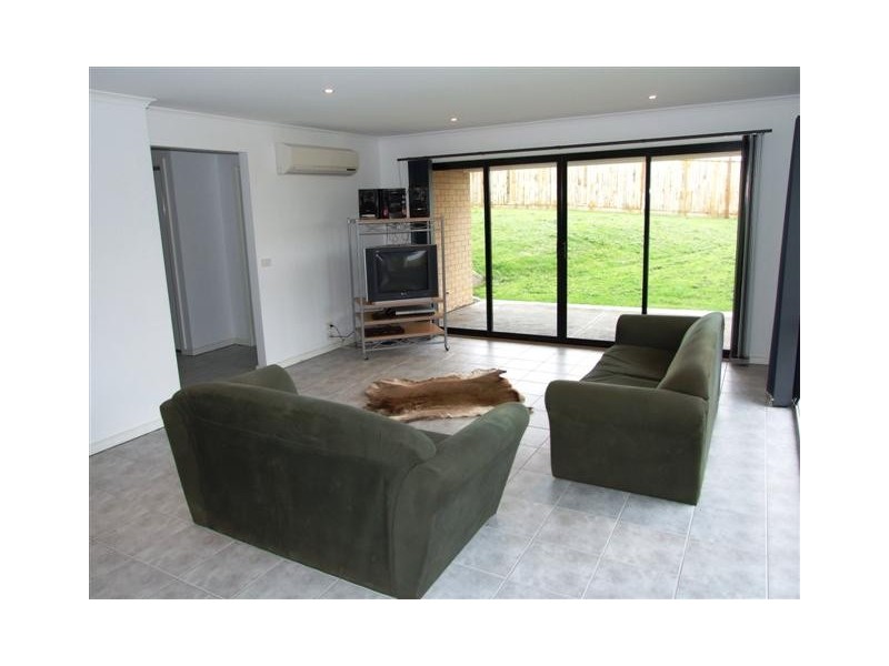 1 Egret Way, Cowes VIC 3922