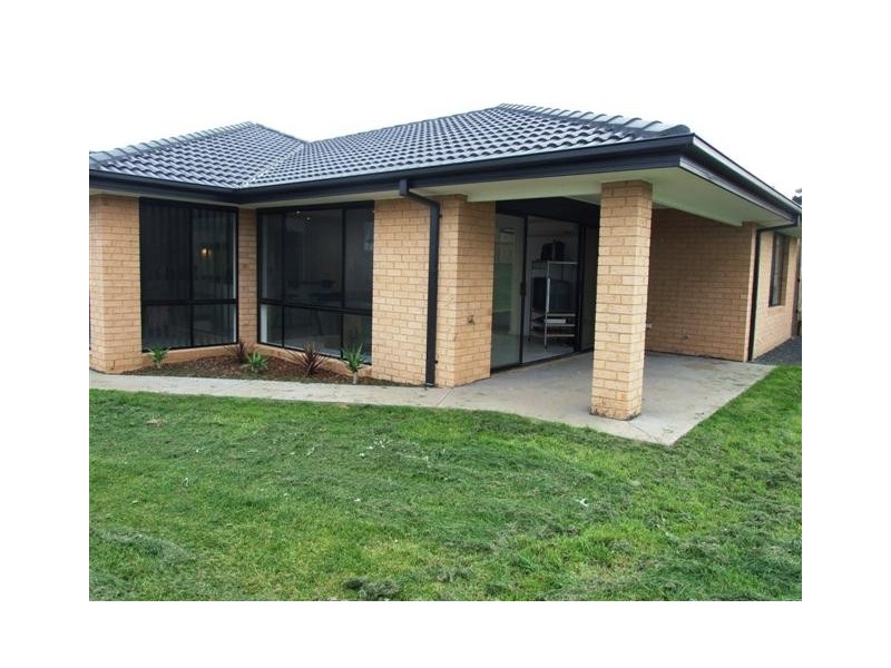 1 Egret Way, Cowes VIC 3922