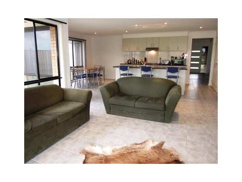 1 Egret Way, Cowes VIC 3922