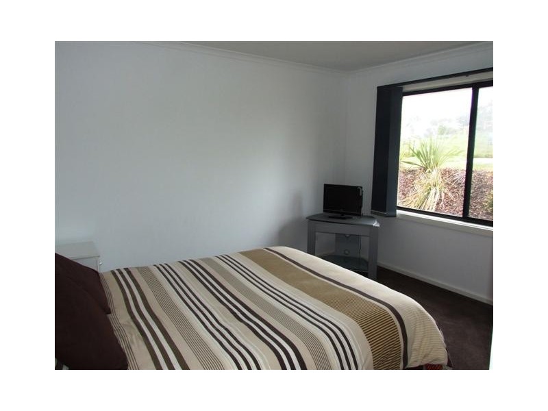 1 Egret Way, Cowes VIC 3922