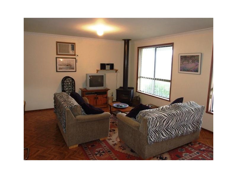 8 Sinclair Avenue, Surf Beach VIC 3922