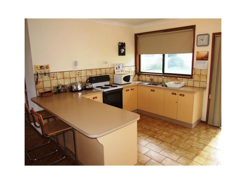 8 Sinclair Avenue, Surf Beach VIC 3922
