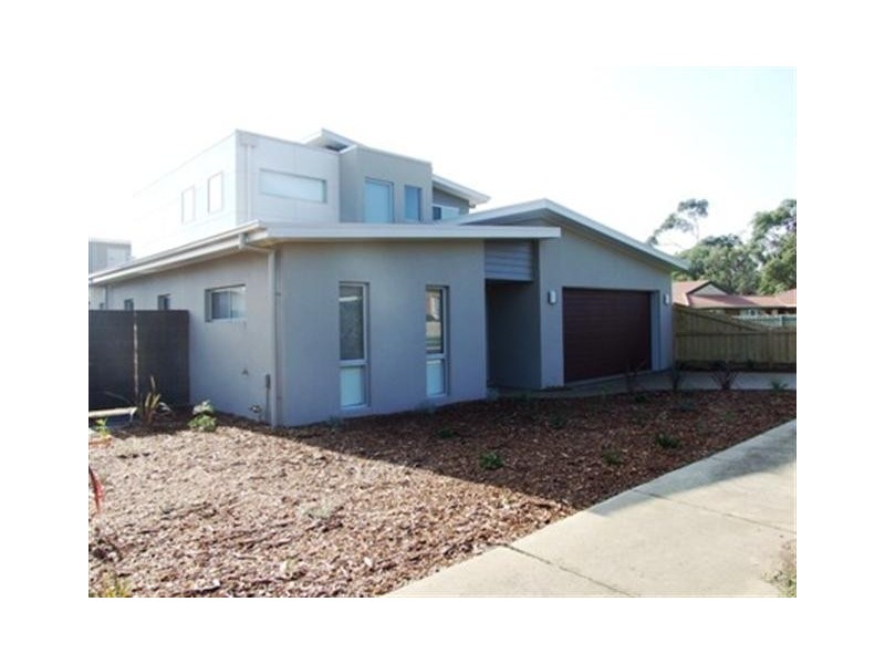 2/24 Redwood Drive, Cowes VIC 3922