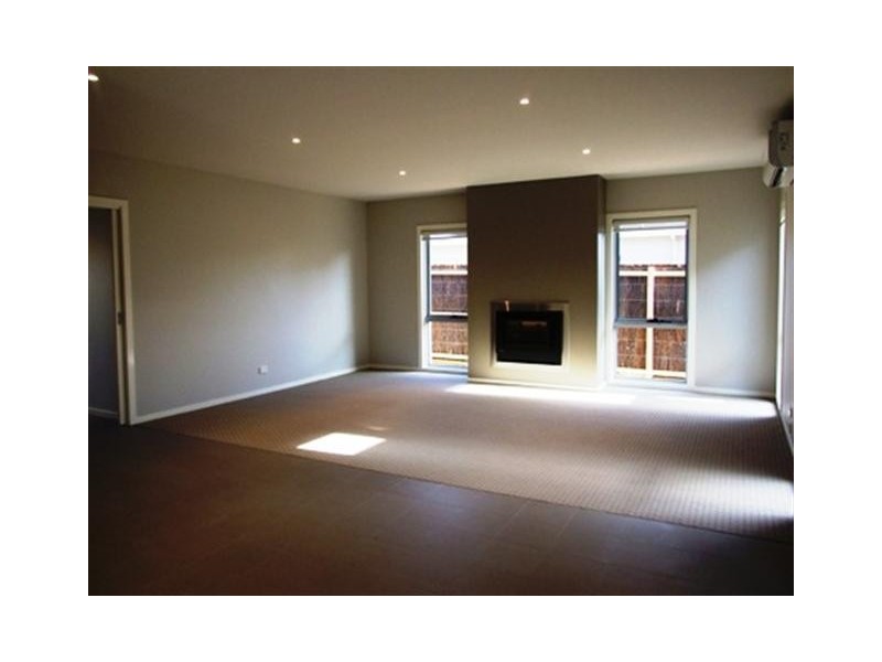 2/24 Redwood Drive, Cowes VIC 3922