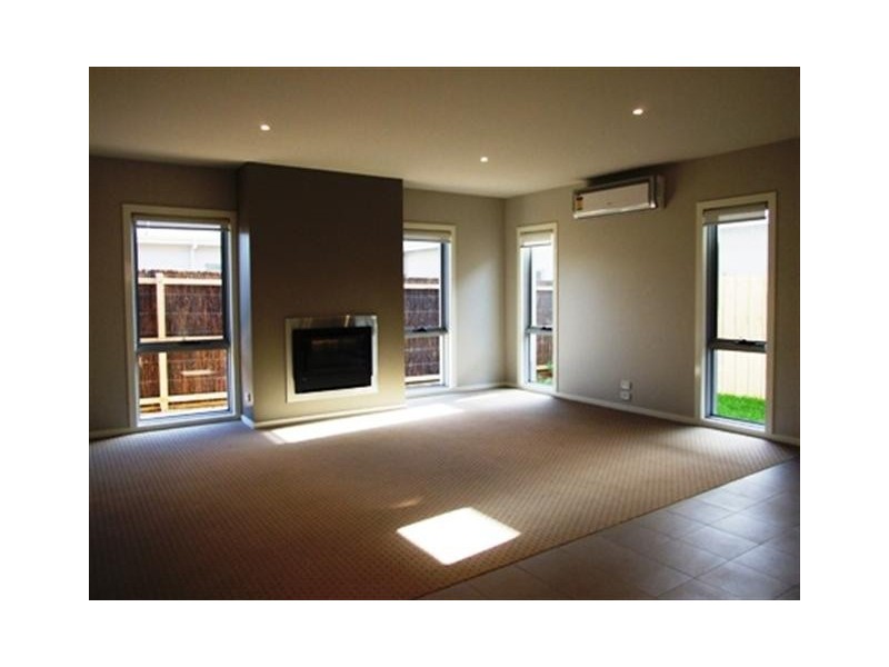 2/24 Redwood Drive, Cowes VIC 3922