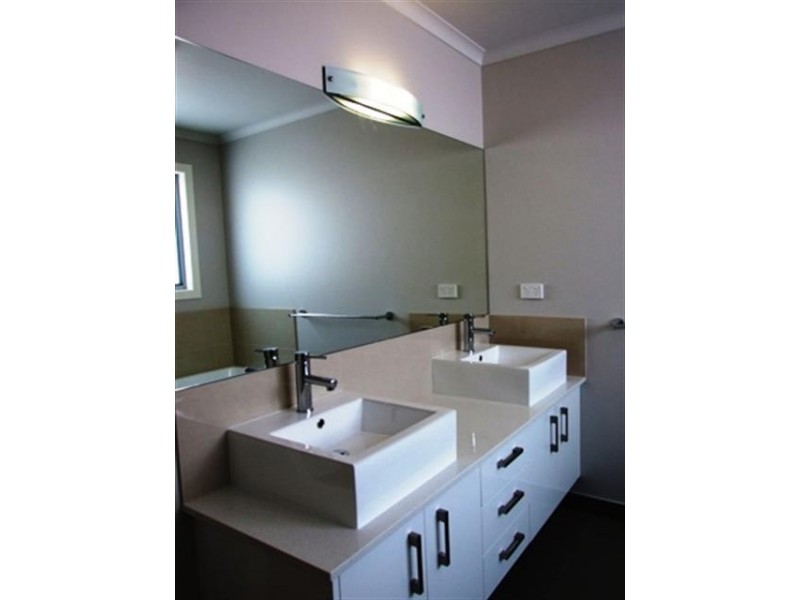 2/24 Redwood Drive, Cowes VIC 3922