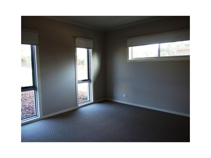 2/24 Redwood Drive, Cowes VIC 3922