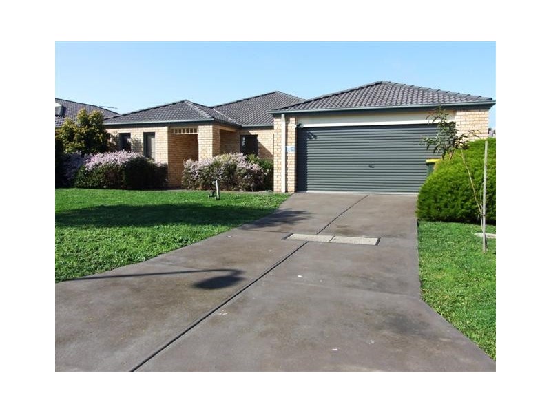 38 Katherine Circuit, Cowes VIC 3922