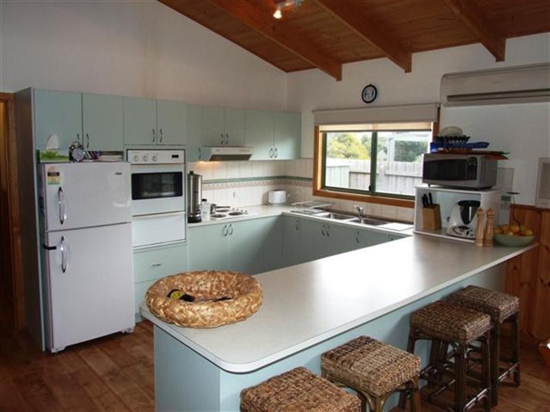 18 Fern Avenue, Surf Beach VIC 3922