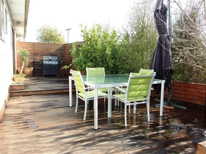 10 Leslie Avenue, Cowes VIC 3922