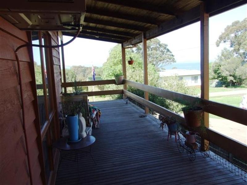 27 Poulter Avenue, Rhyll VIC 3923