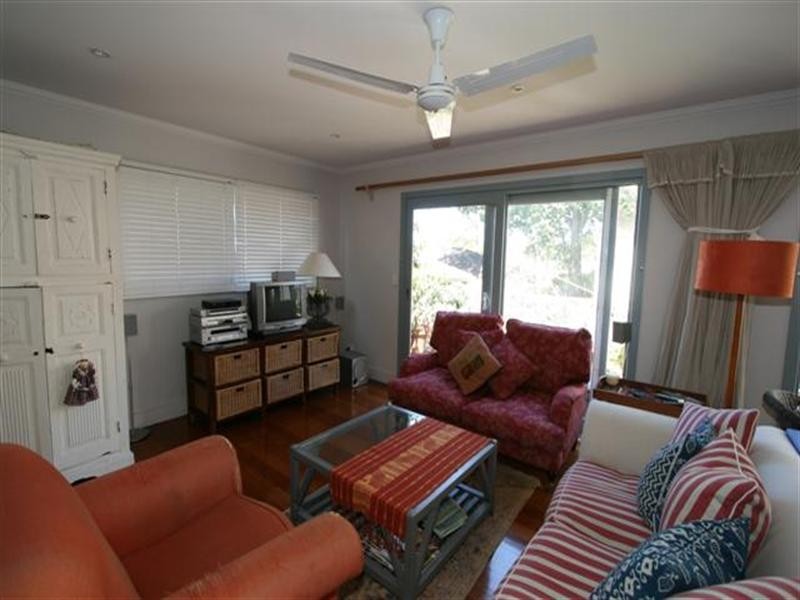 37 Chapel Street, Cowes VIC 3922