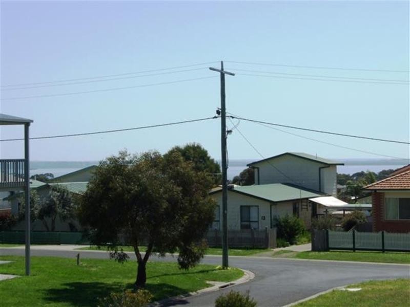 5 Carapooka Way, Cowes VIC 3922