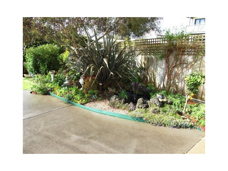 28 Terry Crescent, Wimbledon Heights VIC 3922