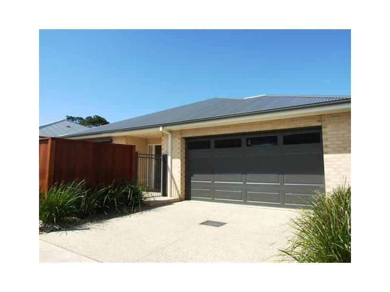 2/37-39 Jenner Avenue, Cowes VIC 3922