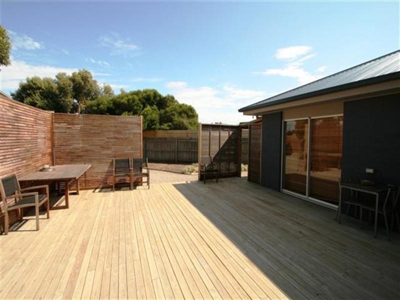 24 Anglers Road, Sunderland Bay VIC 3922