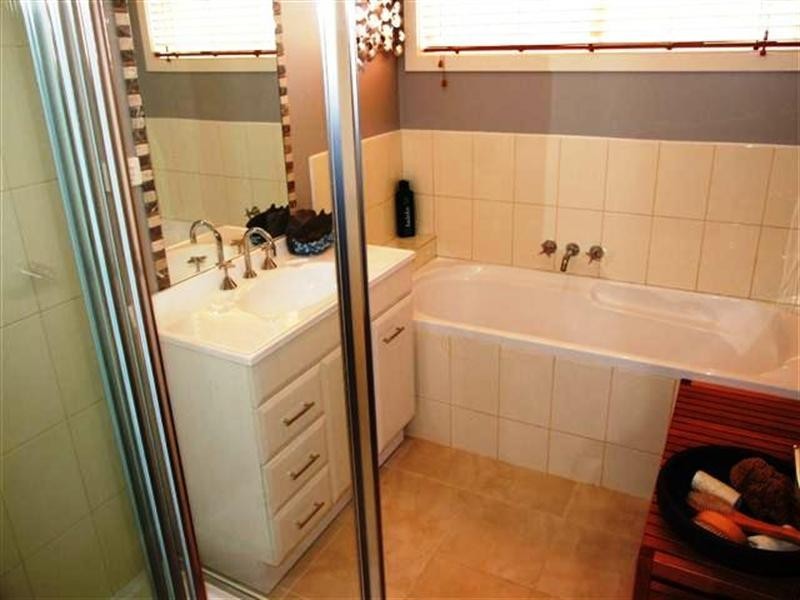 24 Anglers Road, Sunderland Bay VIC 3922