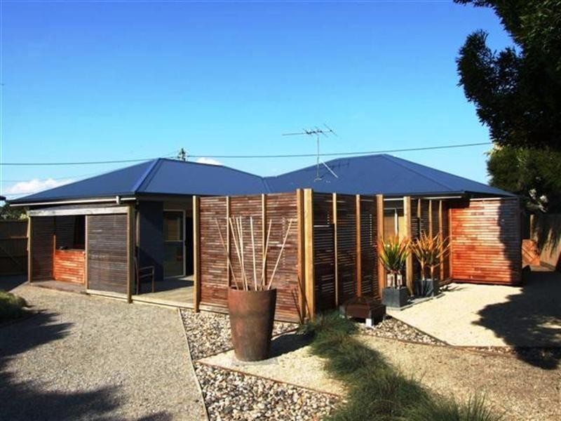 24 Anglers Road, Sunderland Bay VIC 3922