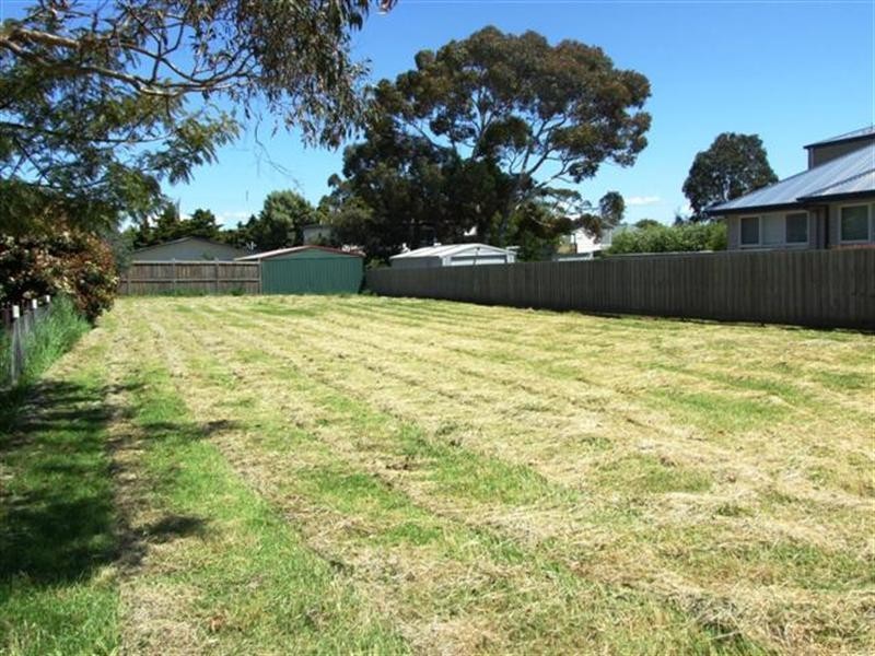 74 Bayview Drive, Cowes VIC 3922
