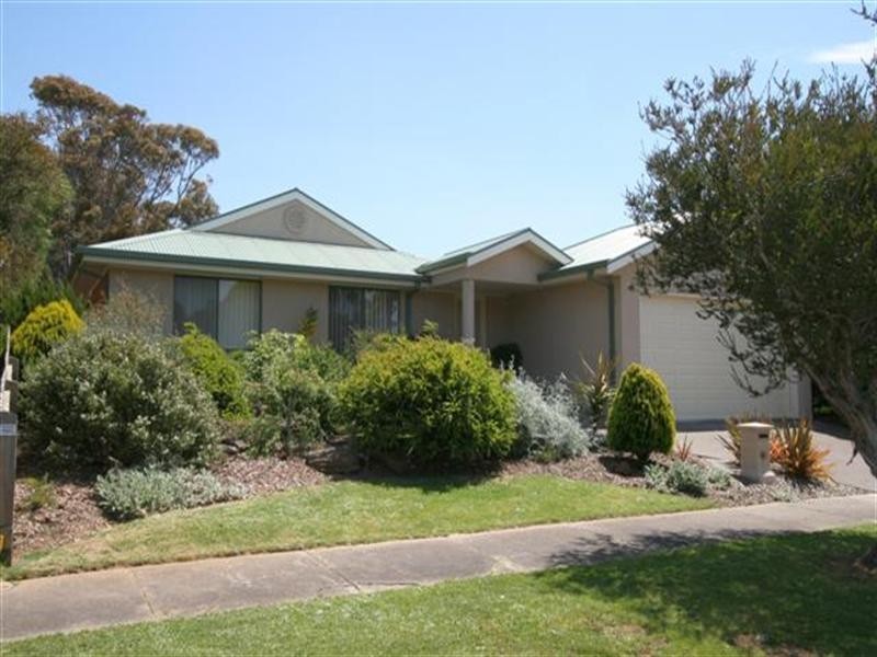 8 Walton Street, Cowes VIC 3922