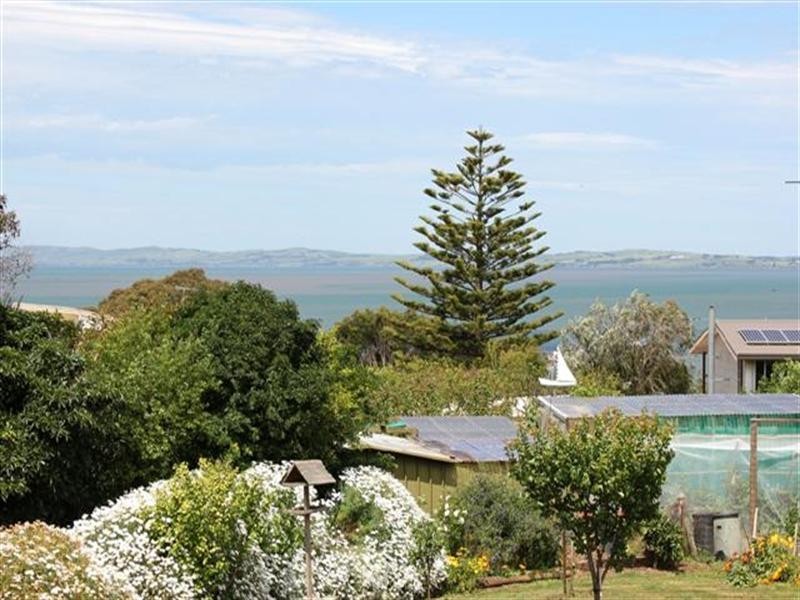 7 Hilltop Crescent, Rhyll VIC 3923