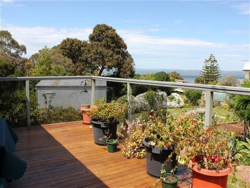 7 Hilltop Crescent, Rhyll VIC 3923