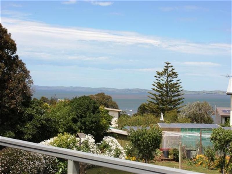 7 Hilltop Crescent, Rhyll VIC 3923