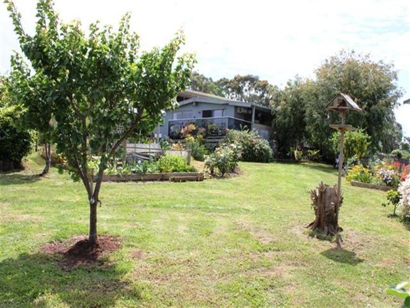 7 Hilltop Crescent, Rhyll VIC 3923