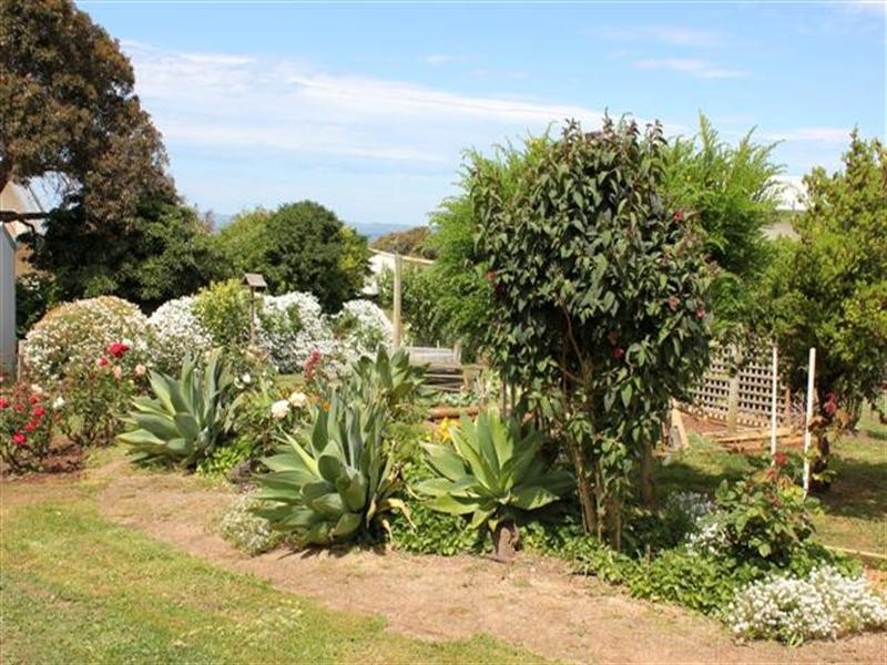 7 Hilltop Crescent, Rhyll VIC 3923