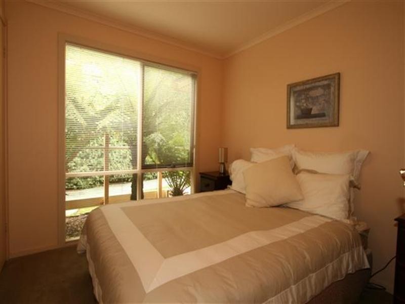 7 Robert Drive, Cowes VIC 3922