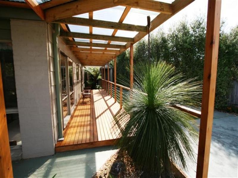 7 Robert Drive, Cowes VIC 3922