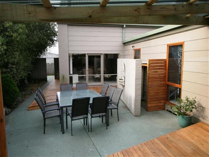 7 Robert Drive, Cowes VIC 3922