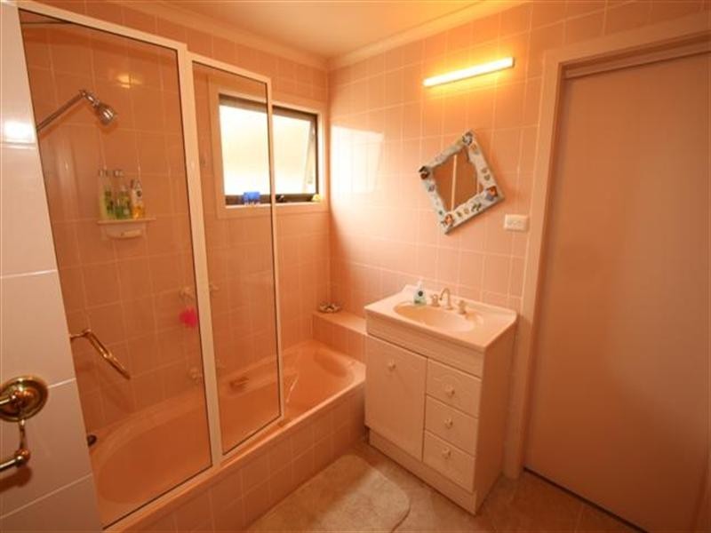 7 Robert Drive, Cowes VIC 3922