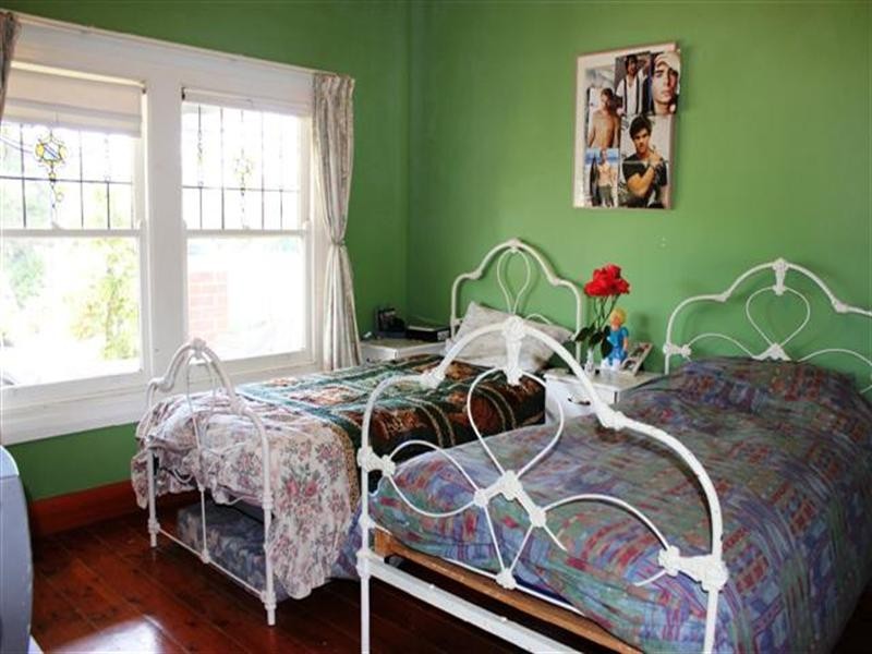 33 Phillip Island Road, Surf Beach VIC 3922