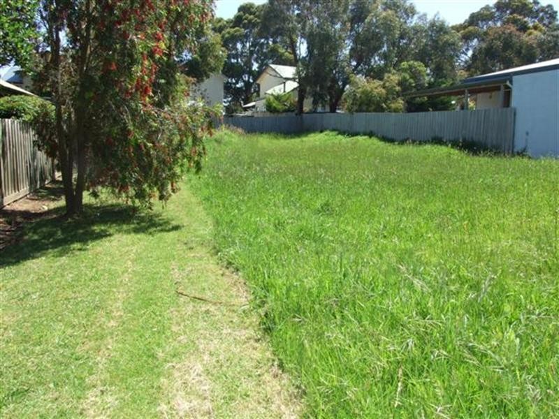 12 Terry Crescent, Wimbledon Heights VIC 3922