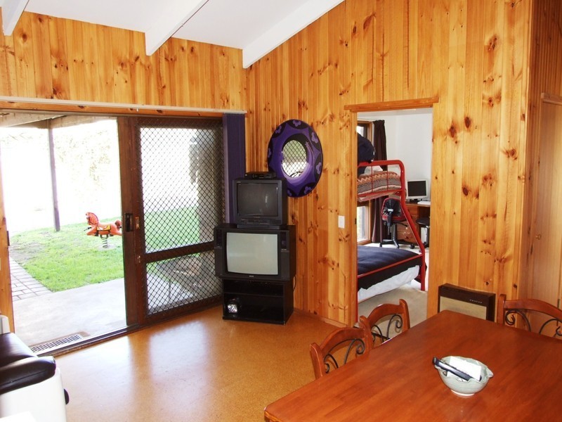 61 Wyndham Avenue, Cowes VIC 3922