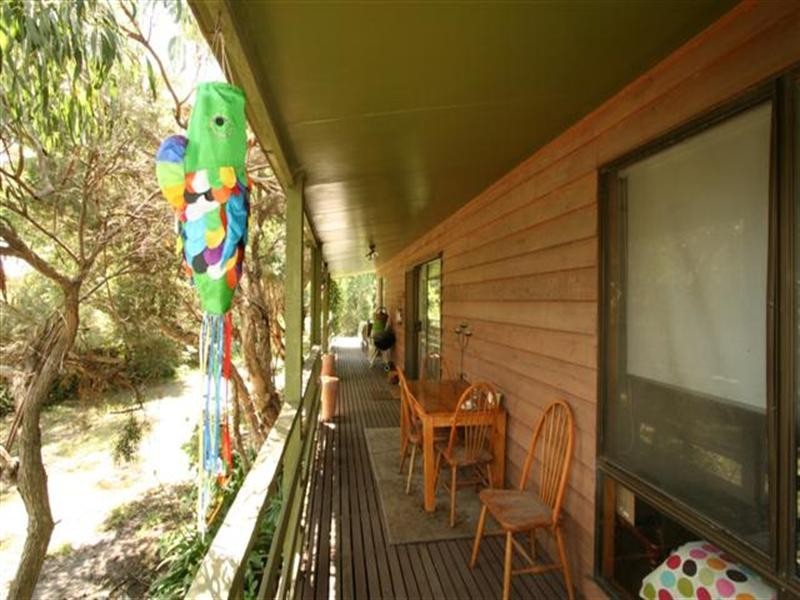 23 Pine Avenue, Cowes VIC 3922