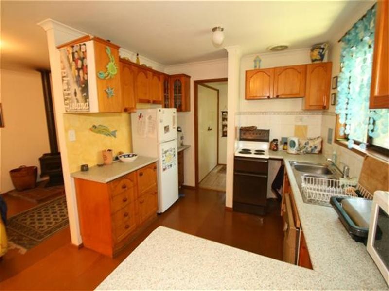 23 Pine Avenue, Cowes VIC 3922