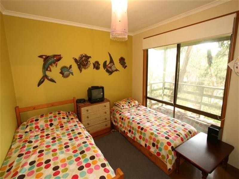 23 Pine Avenue, Cowes VIC 3922