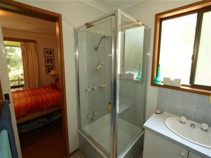 23 Pine Avenue, Cowes VIC 3922