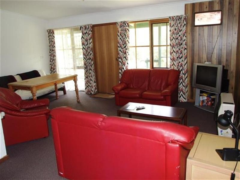 36 Hobsons Parade, Cowes VIC 3922