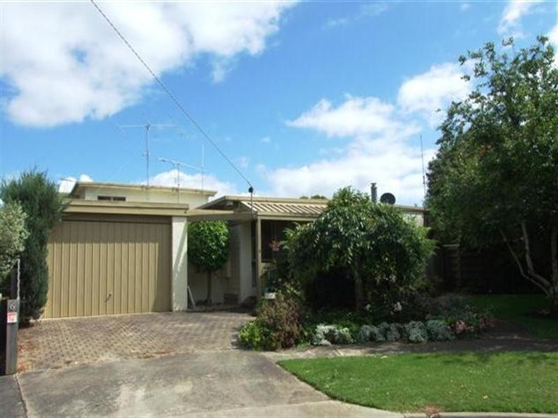 4 Hollydene Court, Cowes VIC 3922
