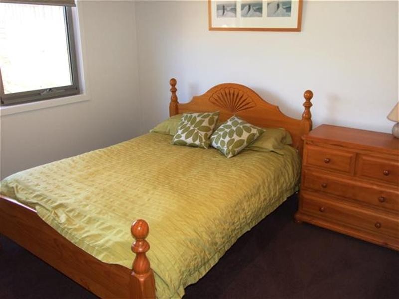 15 Seagrove Way, Cowes VIC 3922