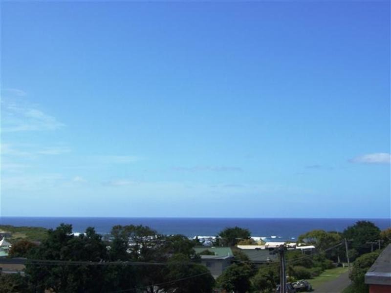 24 Hollywood Crescent, Smiths Beach VIC 3922