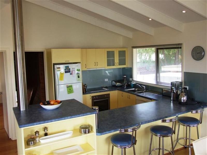 24 Hollywood Crescent, Smiths Beach VIC 3922