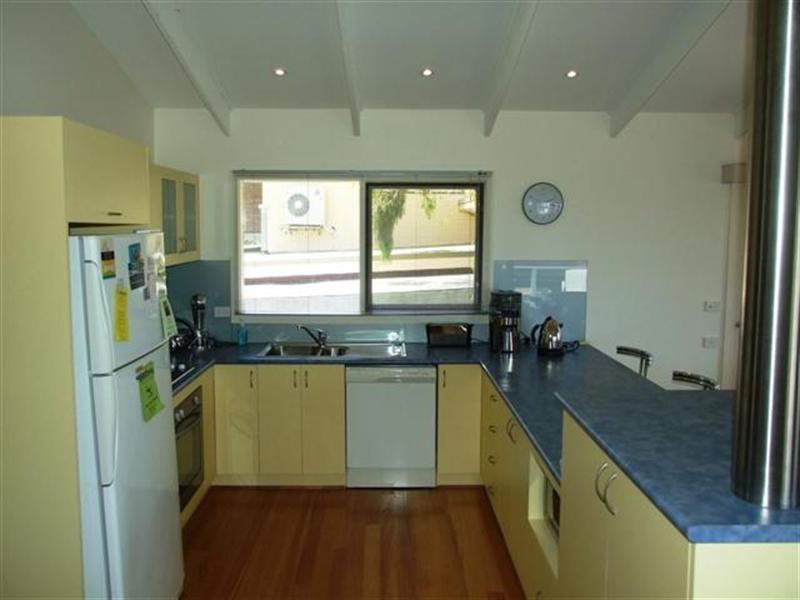 24 Hollywood Crescent, Smiths Beach VIC 3922